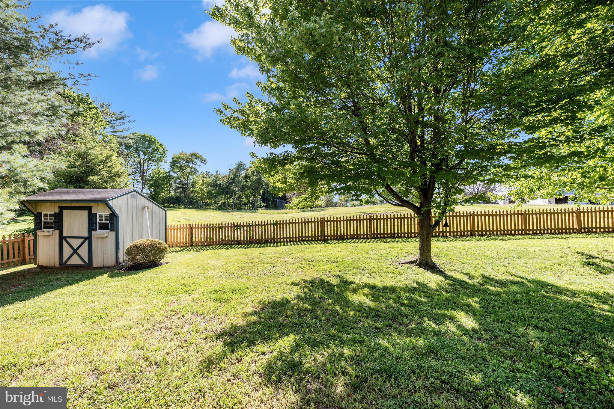 COLONIAL PARK EAST - Residential