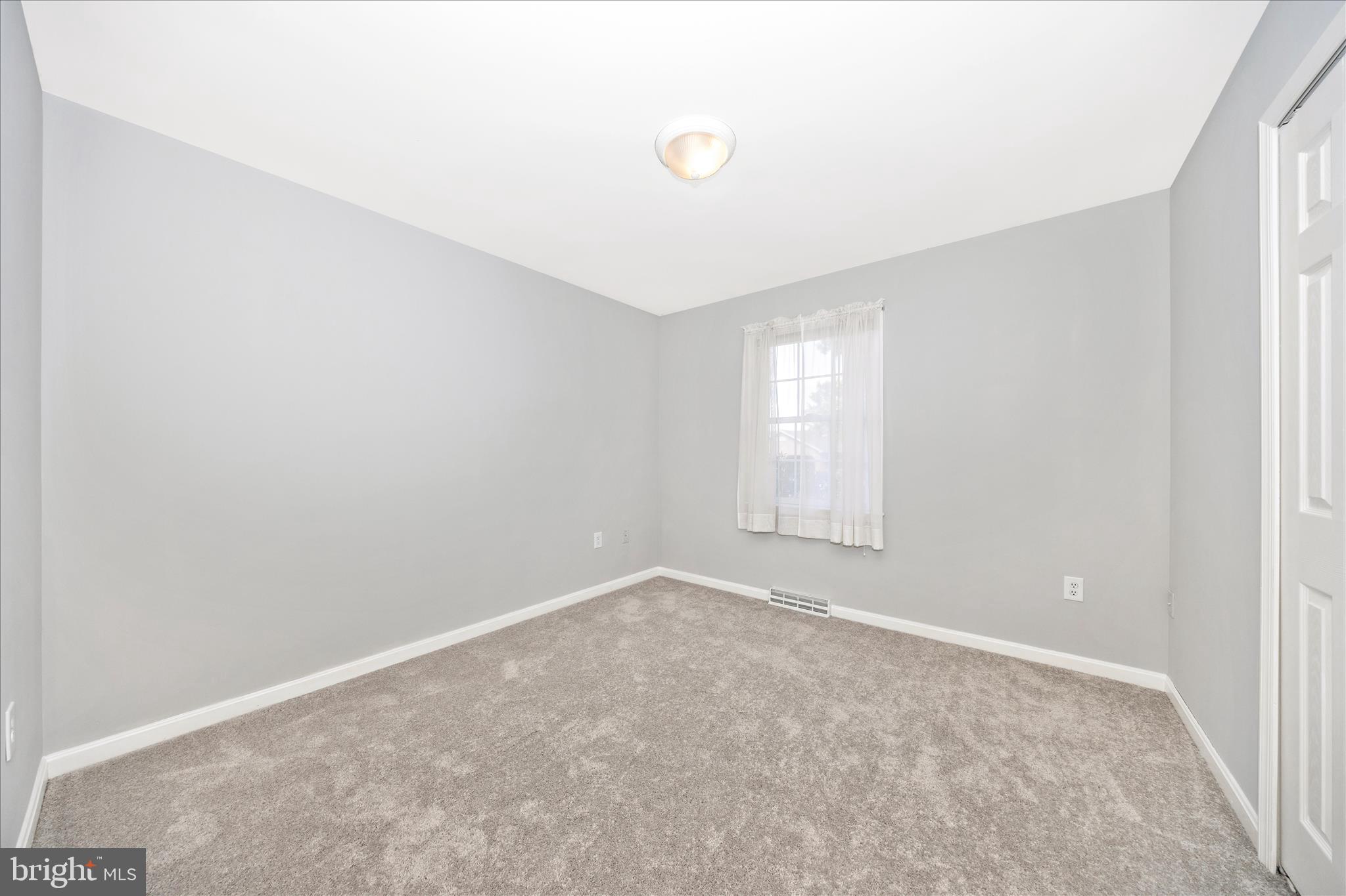 COLONIAL PARK EAST - Residential