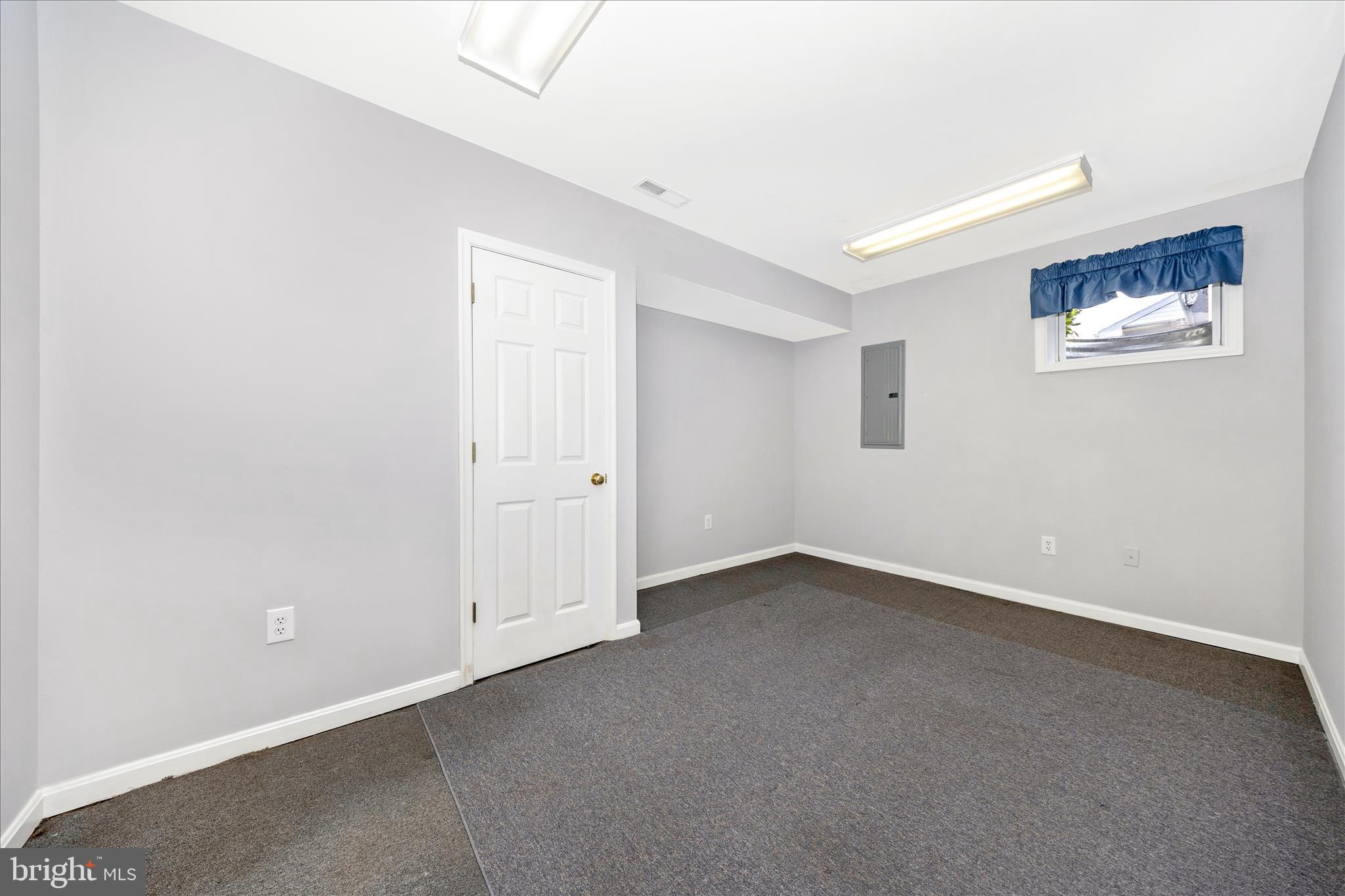 COLONIAL PARK EAST - Residential