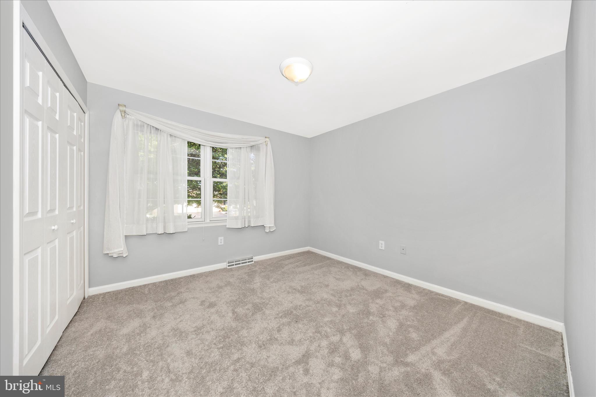COLONIAL PARK EAST - Residential