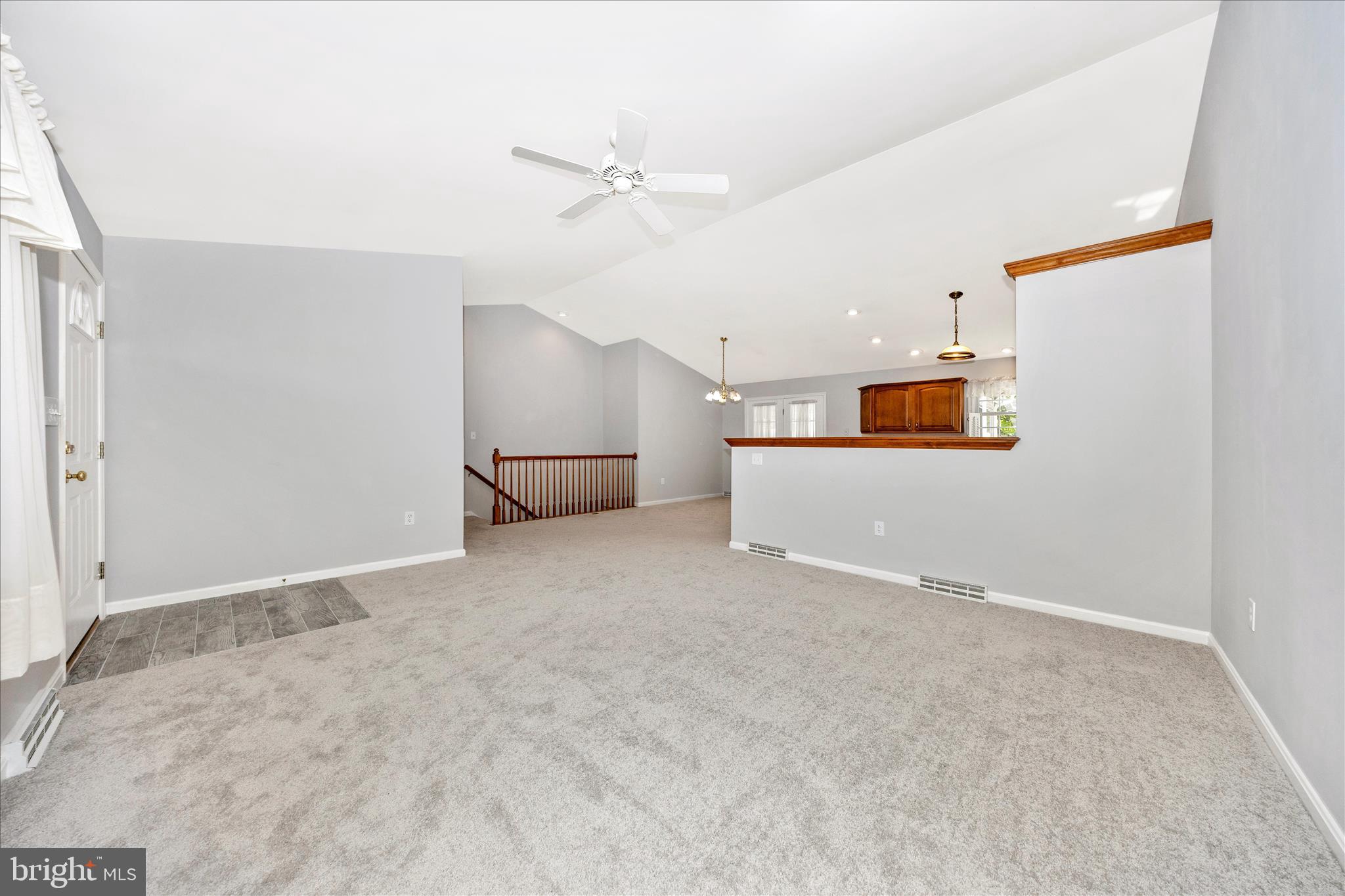 COLONIAL PARK EAST - Residential