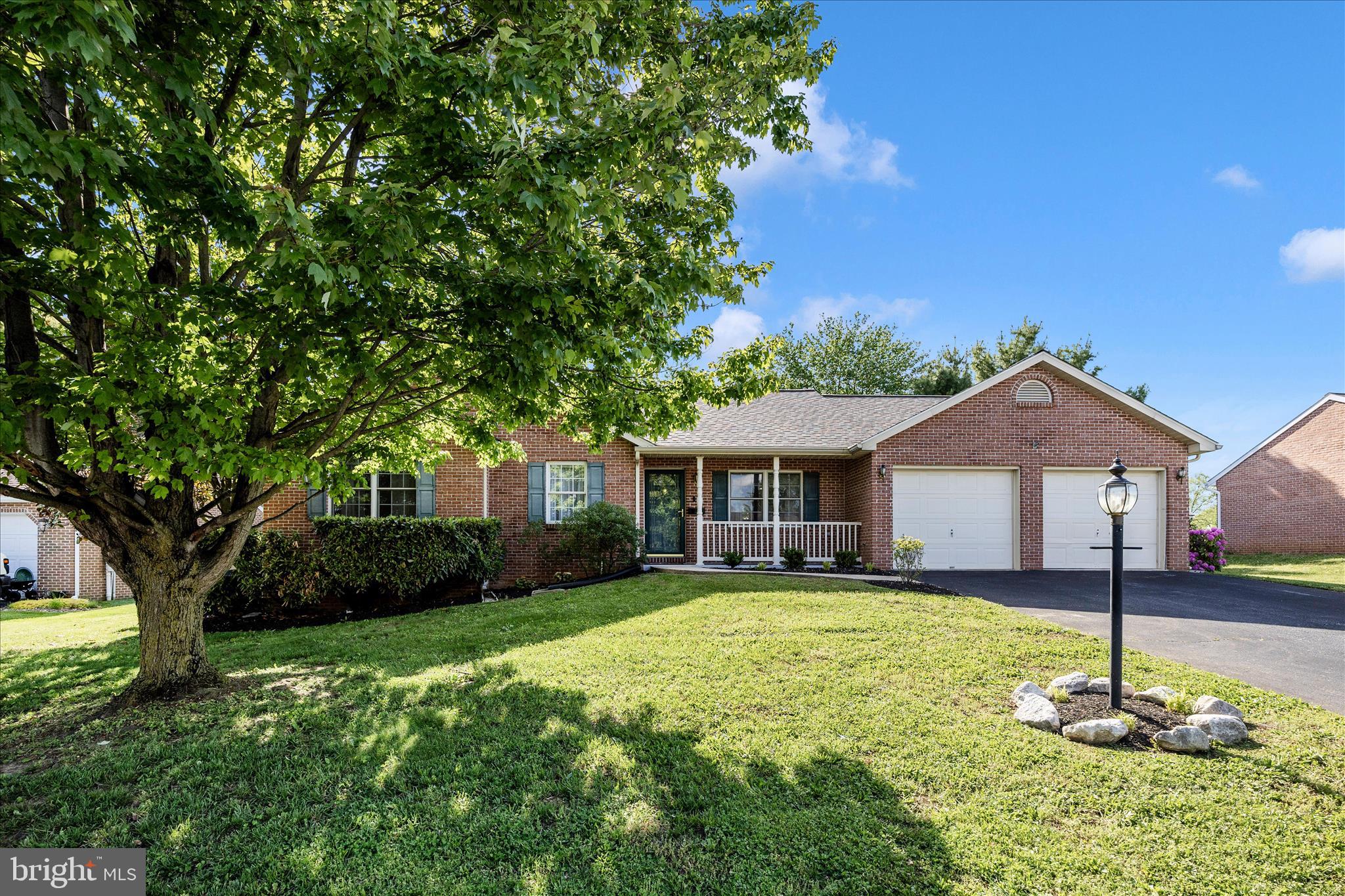 COLONIAL PARK EAST - Residential