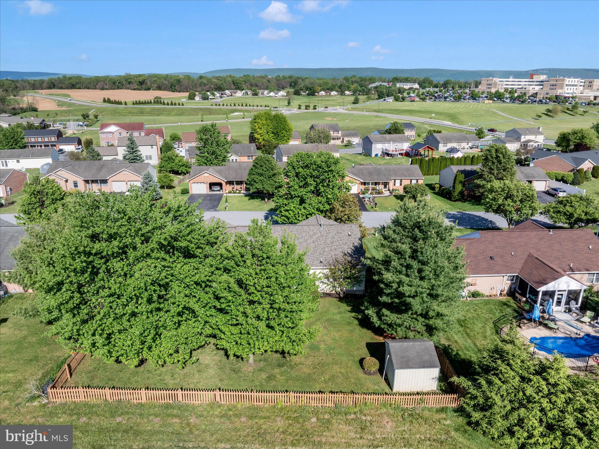 COLONIAL PARK EAST - Residential