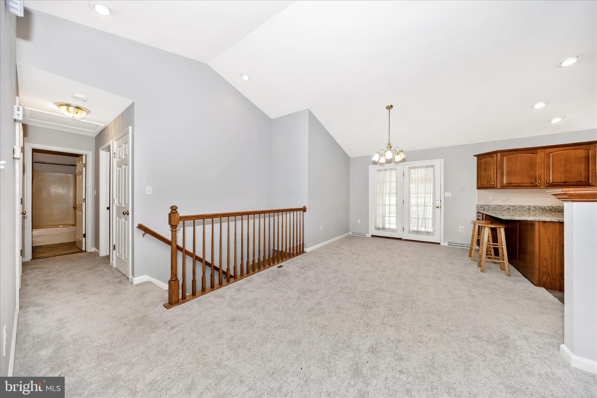 COLONIAL PARK EAST - Residential