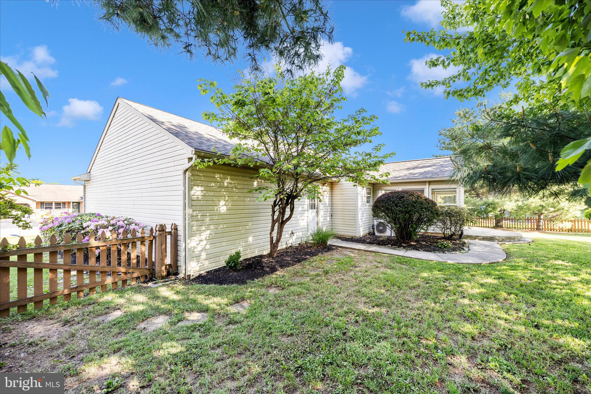 COLONIAL PARK EAST - Residential
