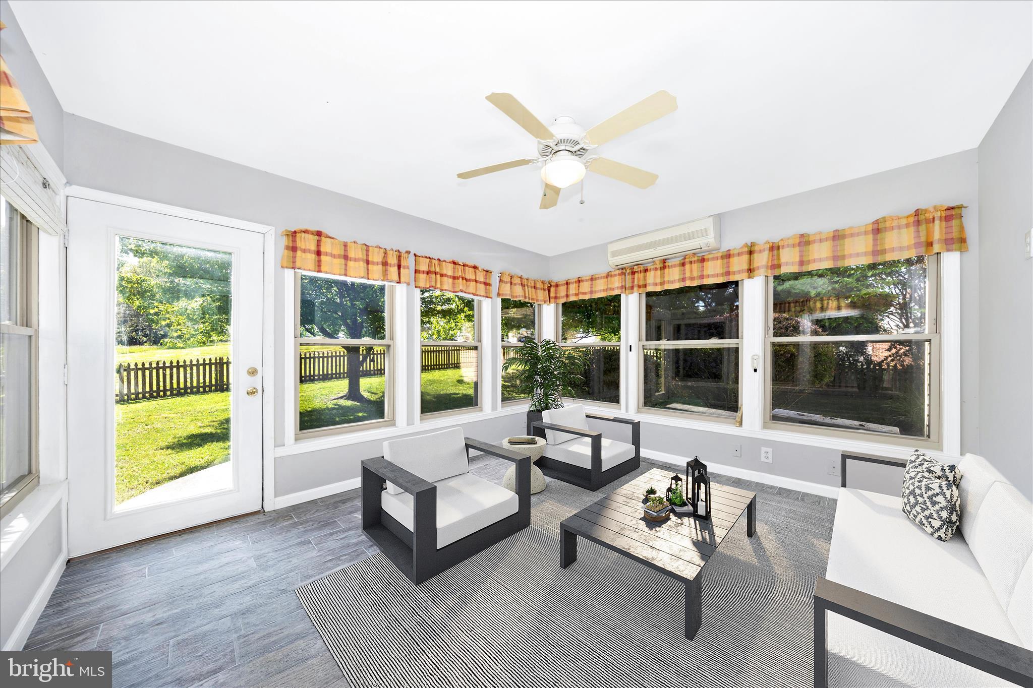COLONIAL PARK EAST - Residential
