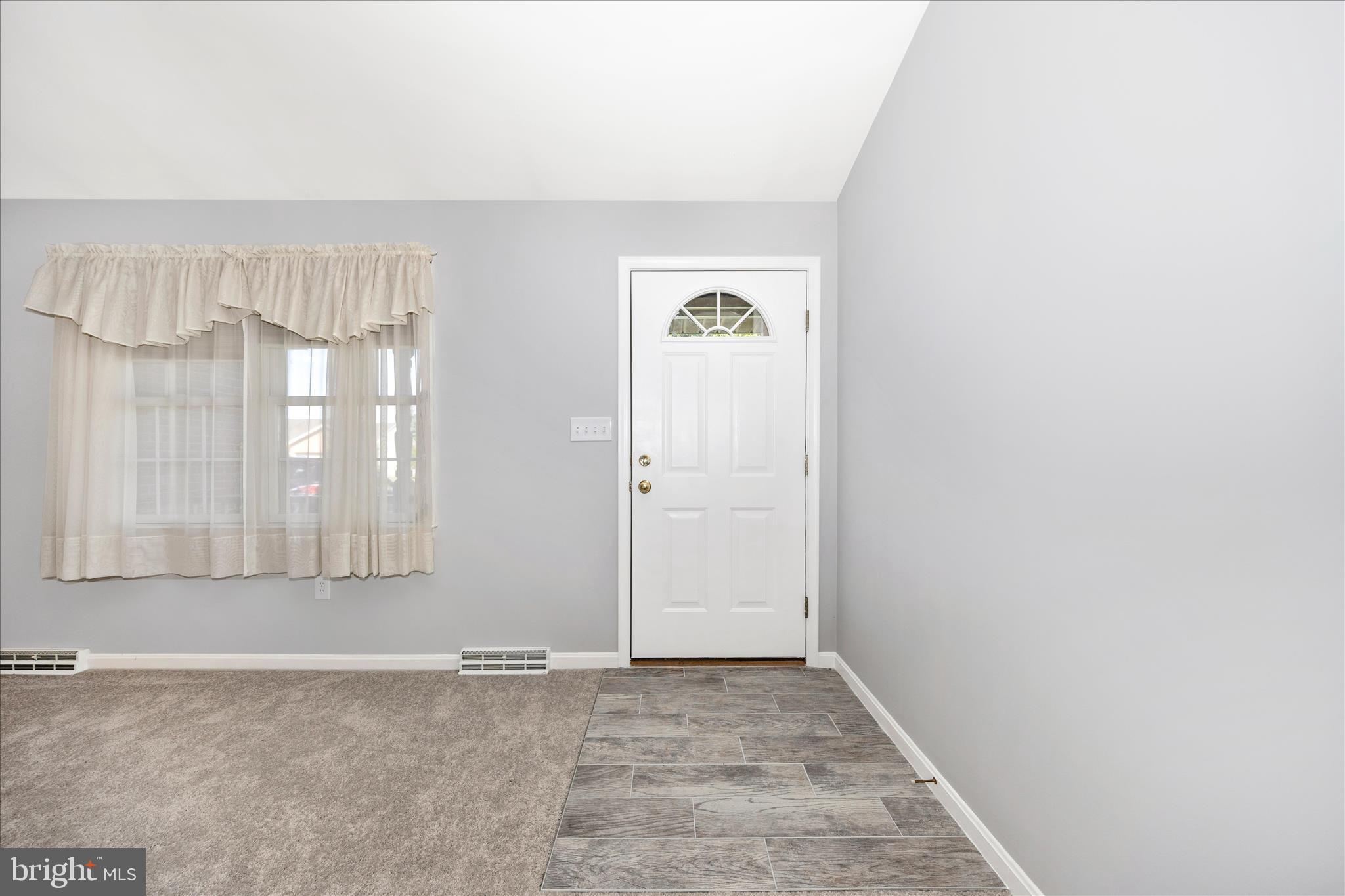 COLONIAL PARK EAST - Residential