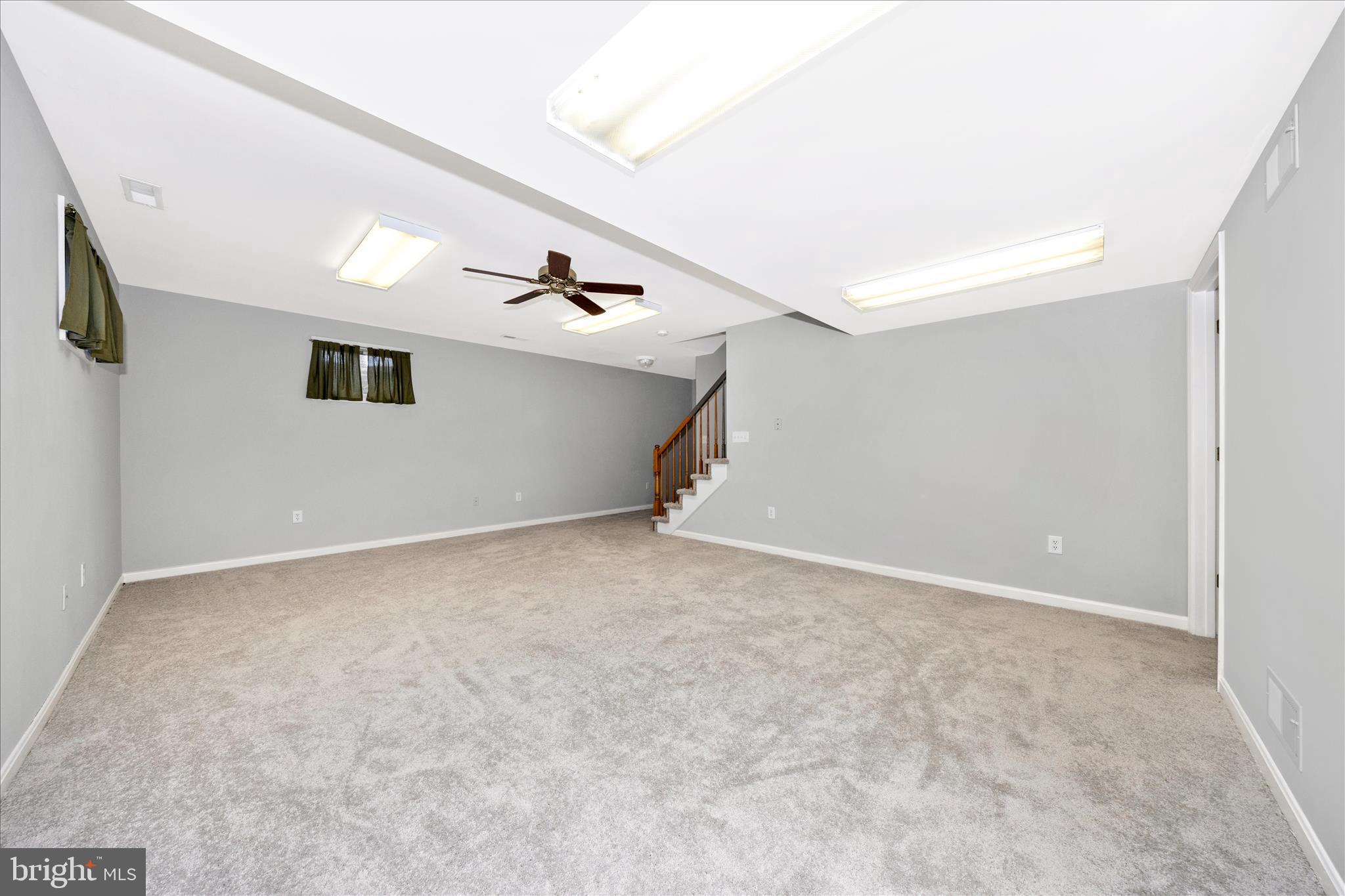 COLONIAL PARK EAST - Residential