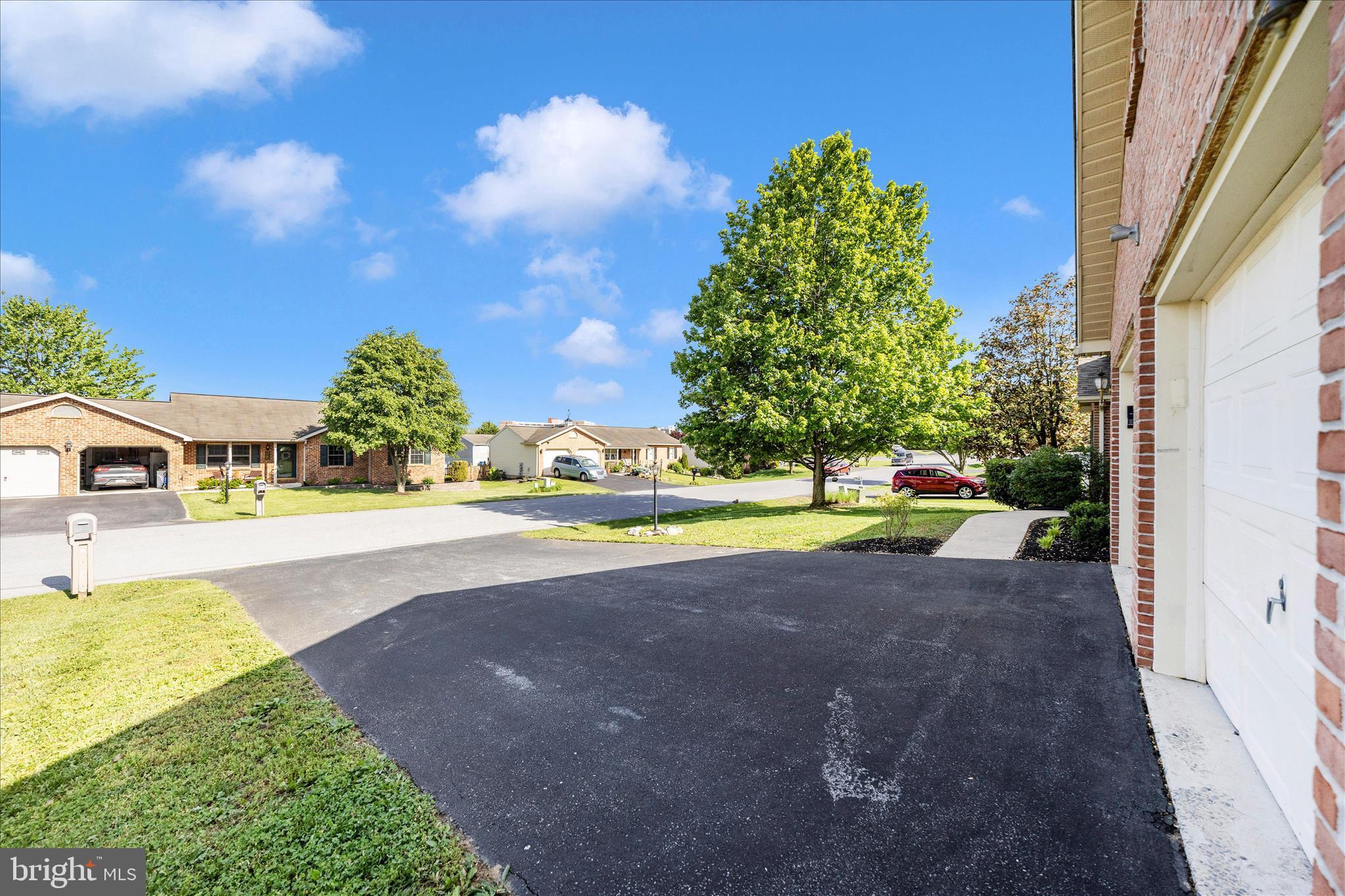 COLONIAL PARK EAST - Residential