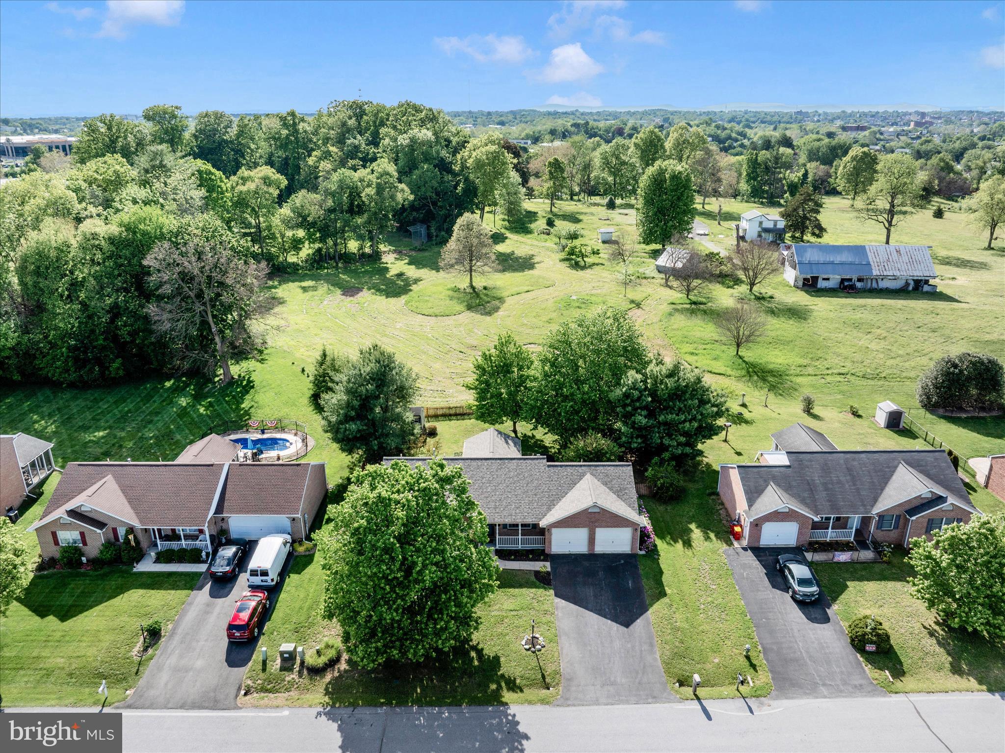 COLONIAL PARK EAST - Residential