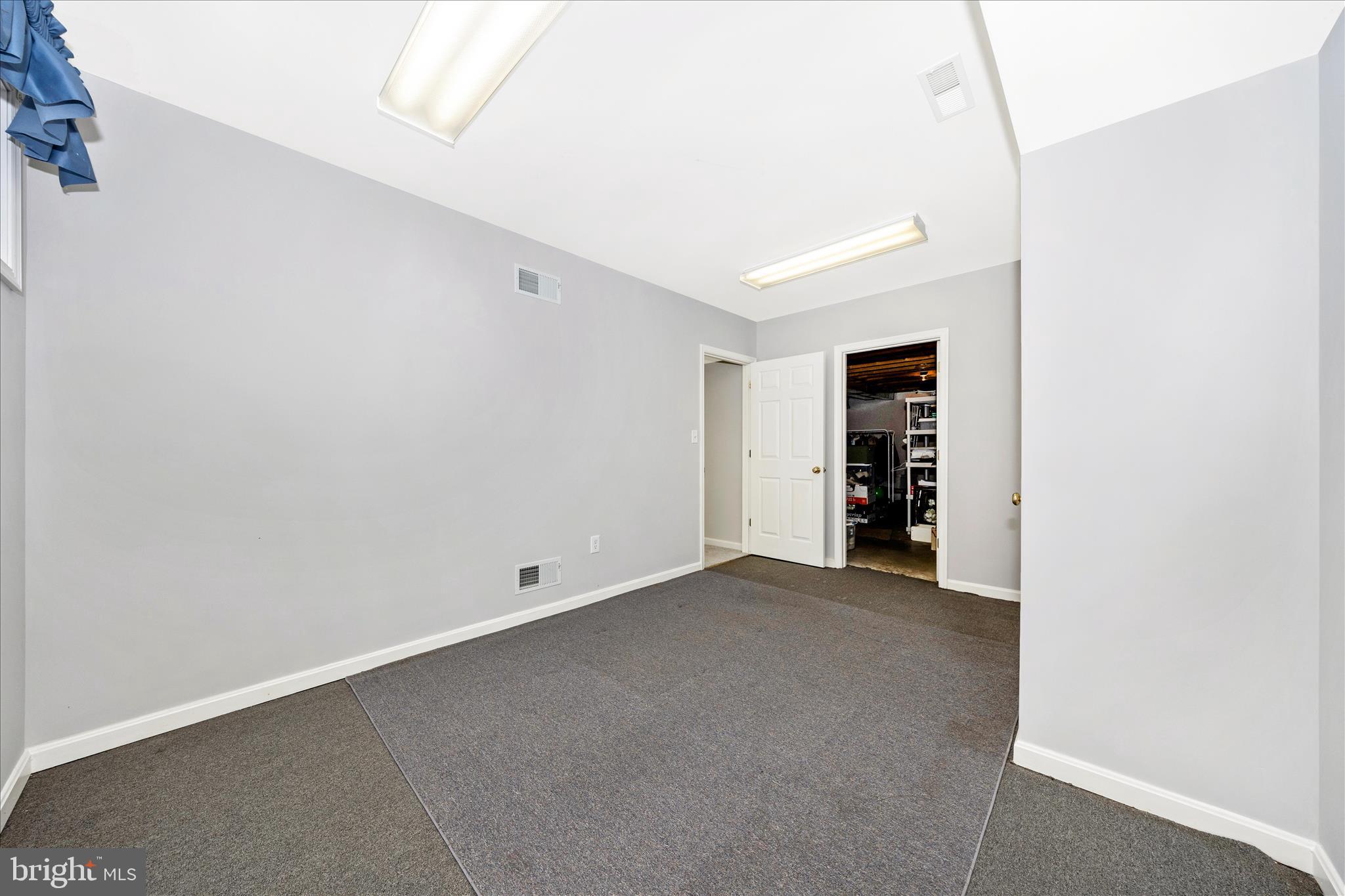 COLONIAL PARK EAST - Residential