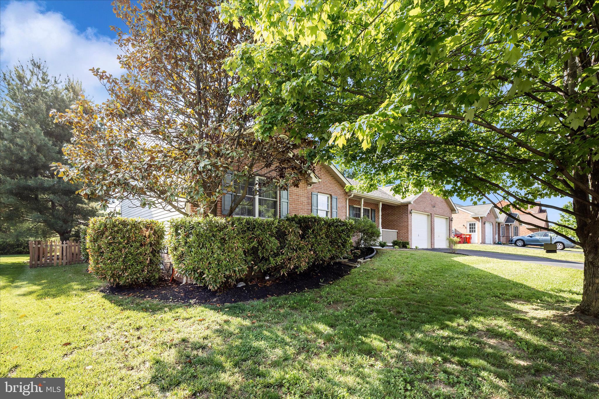 COLONIAL PARK EAST - Residential