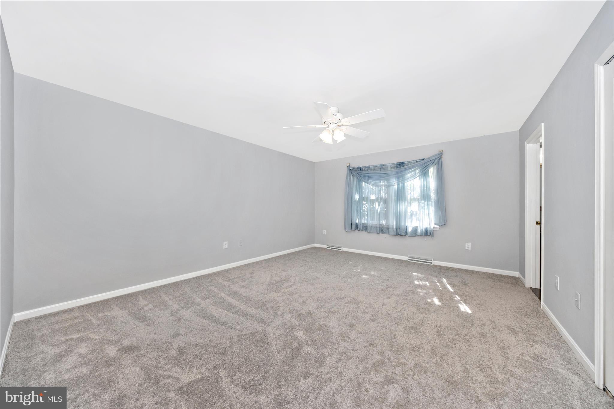 COLONIAL PARK EAST - Residential