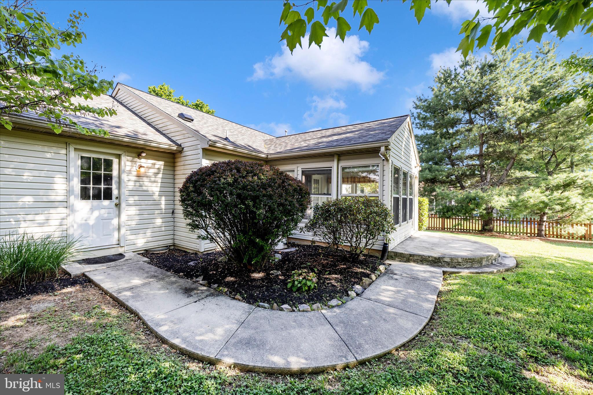 COLONIAL PARK EAST - Residential