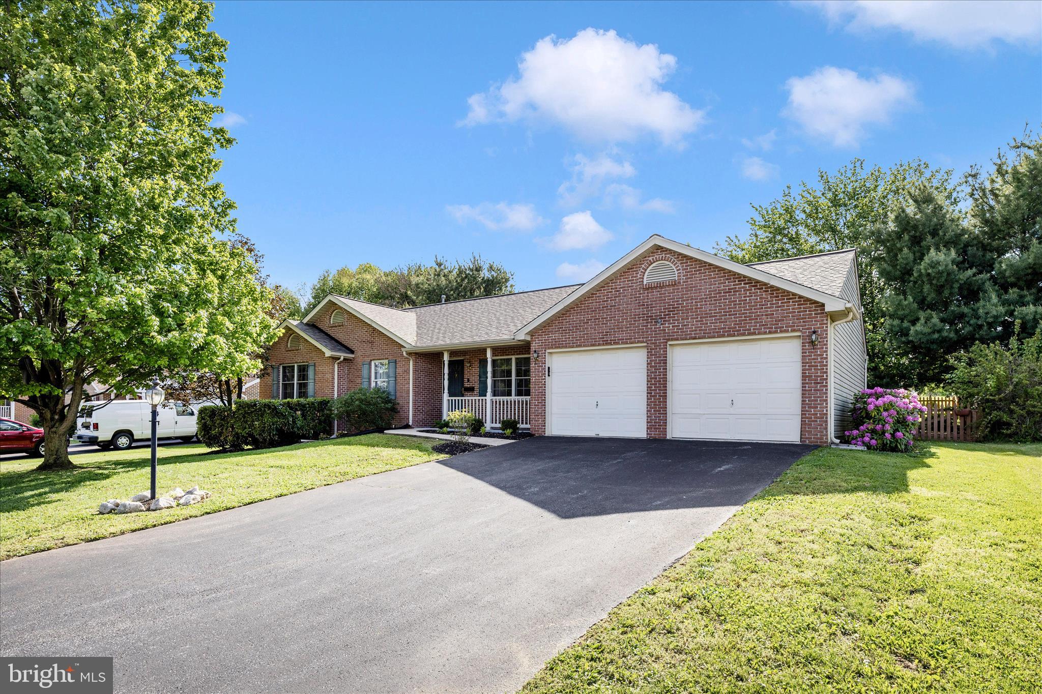 COLONIAL PARK EAST - Residential