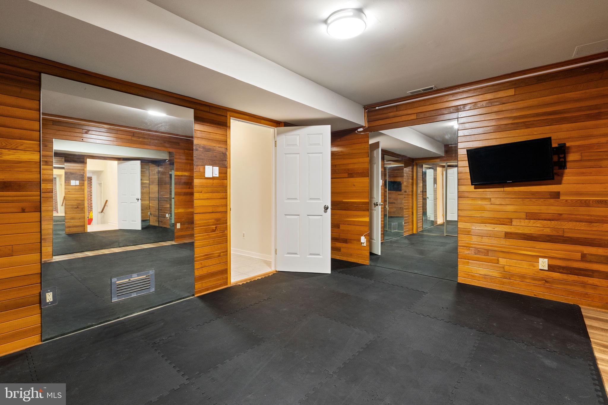 DOMINION VALLEY HUNT - Residential