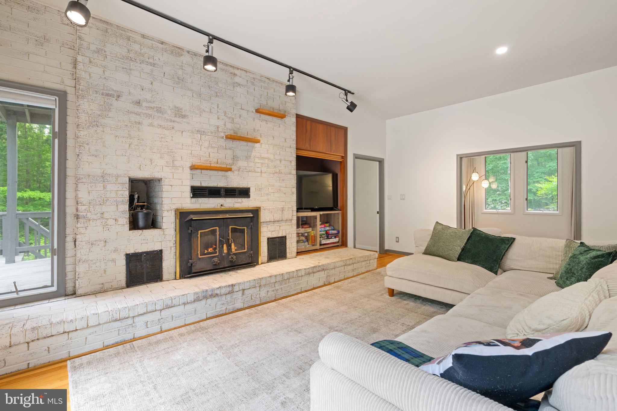 DOMINION VALLEY HUNT - Residential