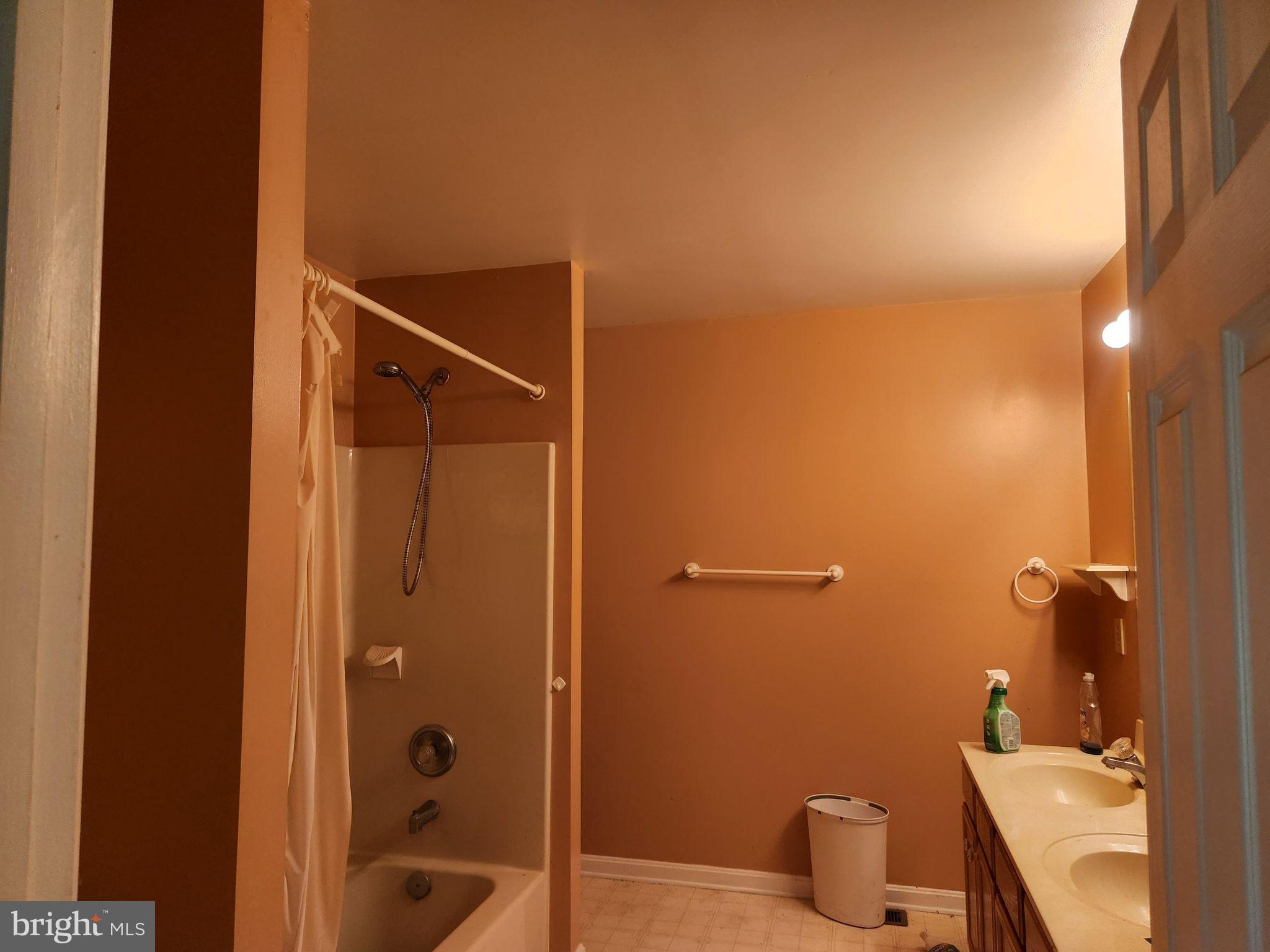 BLACK WALNUT RUN ESTATES - Residential