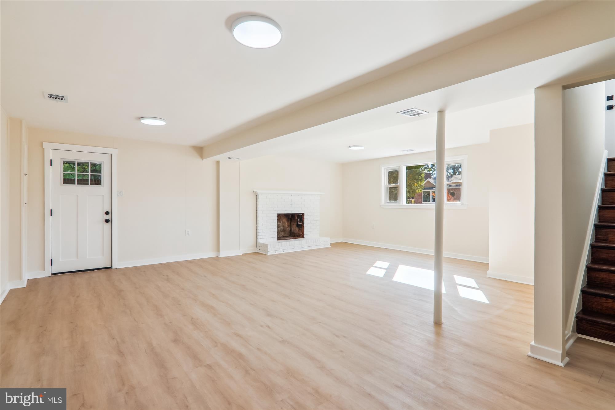 CRESTVIEW MANOR - Residential