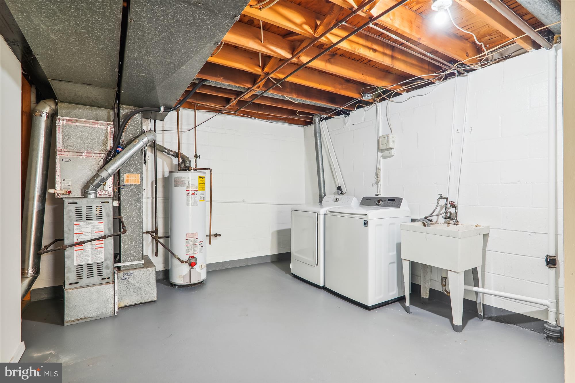 CRESTVIEW MANOR - Residential