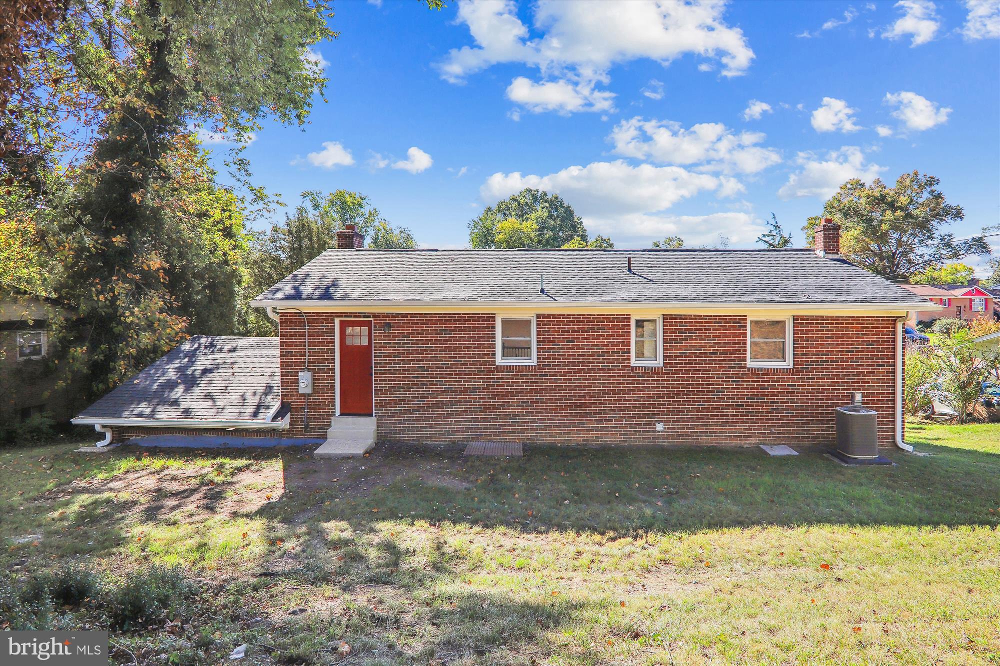 CRESTVIEW MANOR - Residential