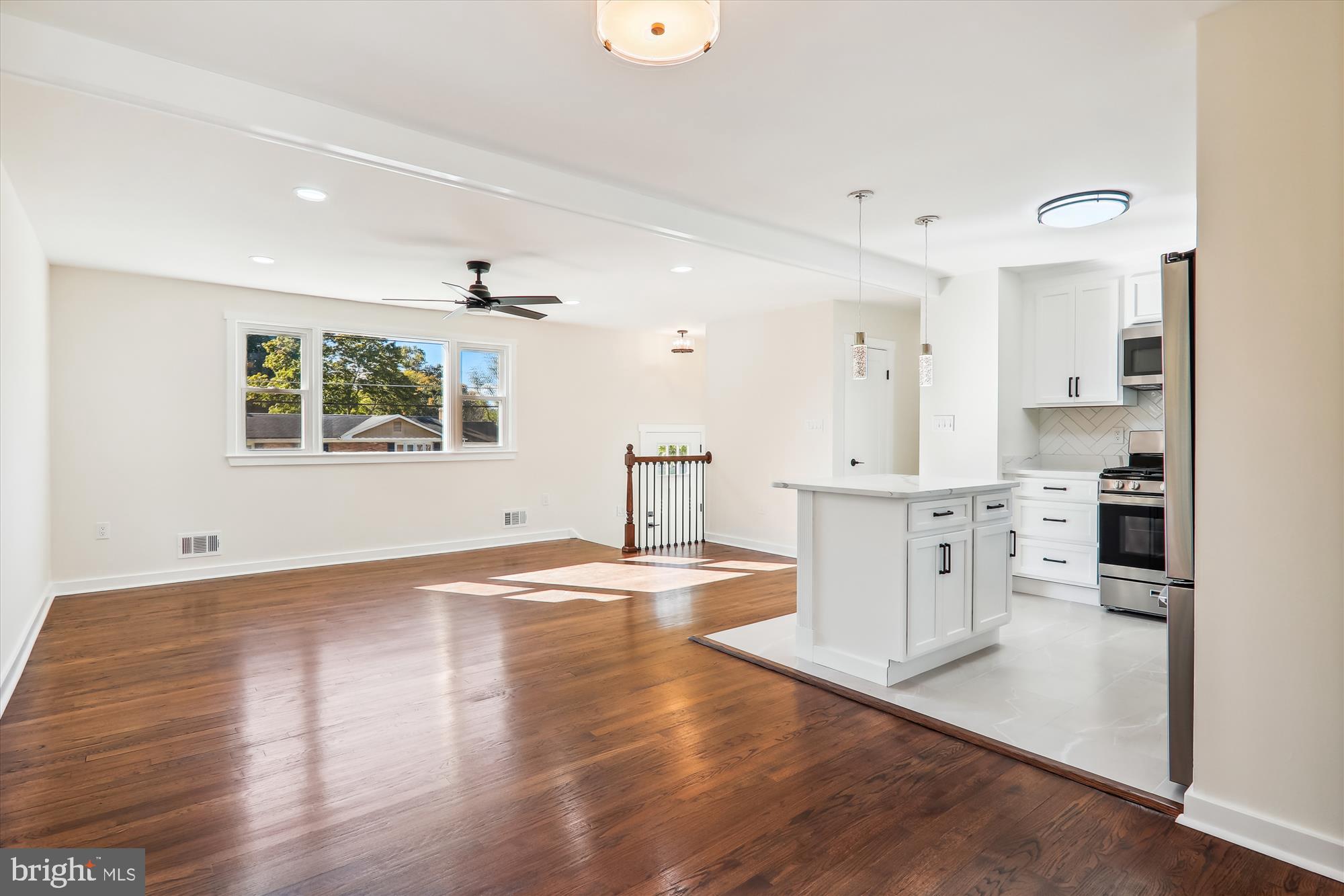 CRESTVIEW MANOR - Residential