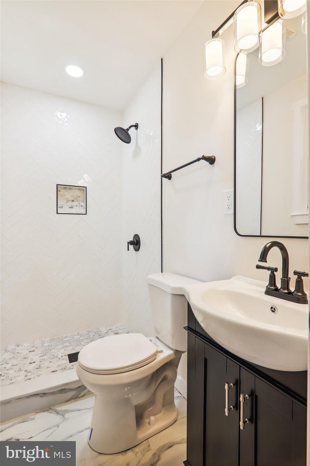 CRESTVIEW MANOR - Residential