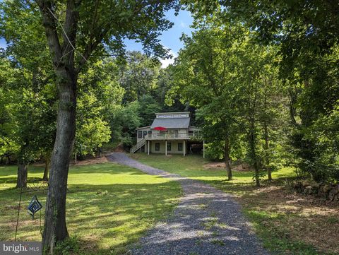 902 MISTY MEADOW LANE BENTONVILLE VA 22610