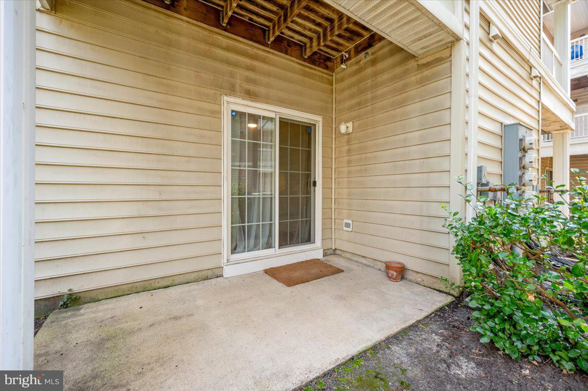 HAMPSHIRE HALL CONDO - Residential