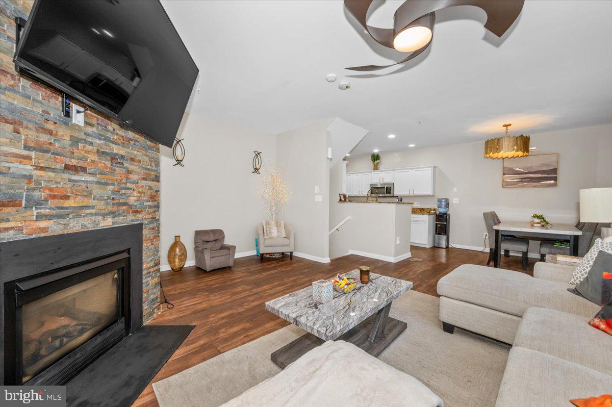 HAMPSHIRE HALL CONDO - Residential