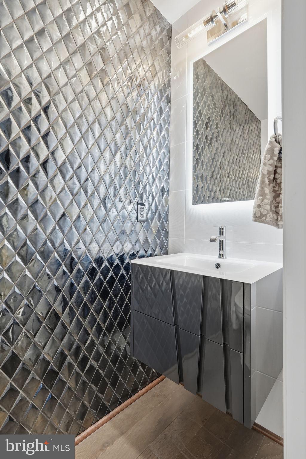 BETHESDA MEWS - Residential