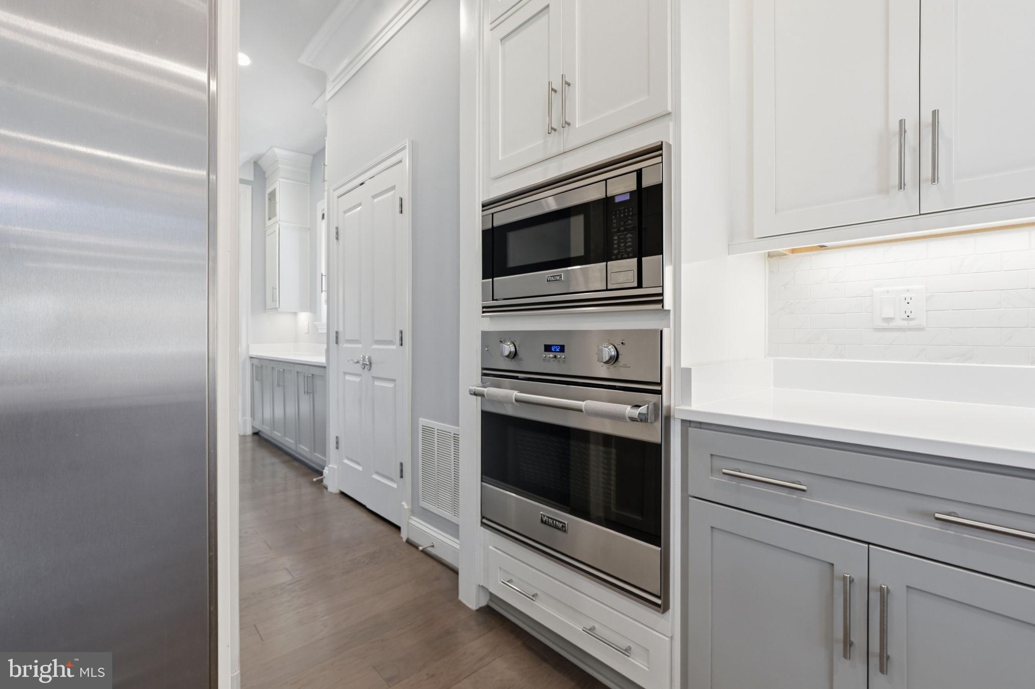 BETHESDA MEWS - Residential