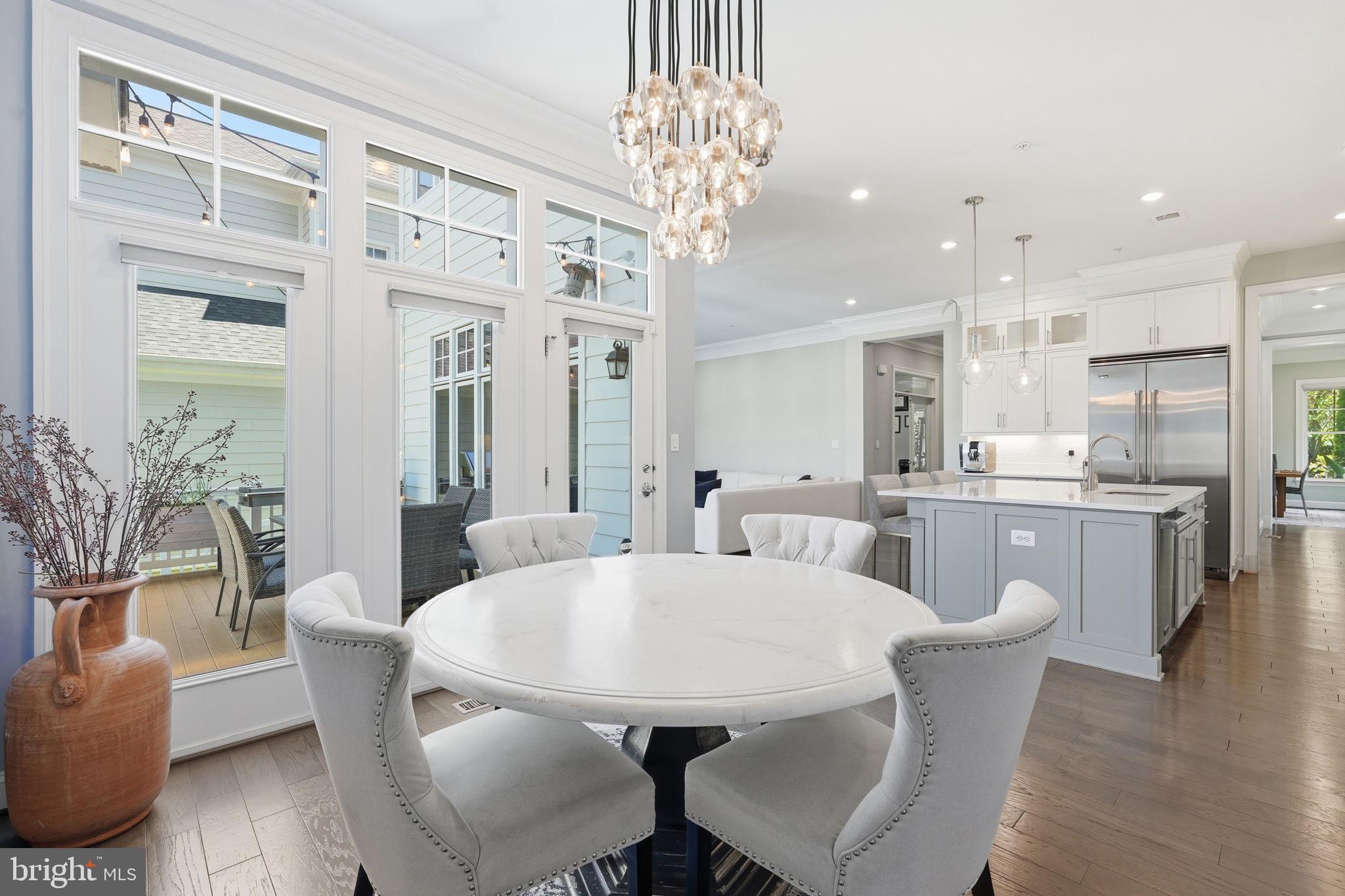 BETHESDA MEWS - Residential