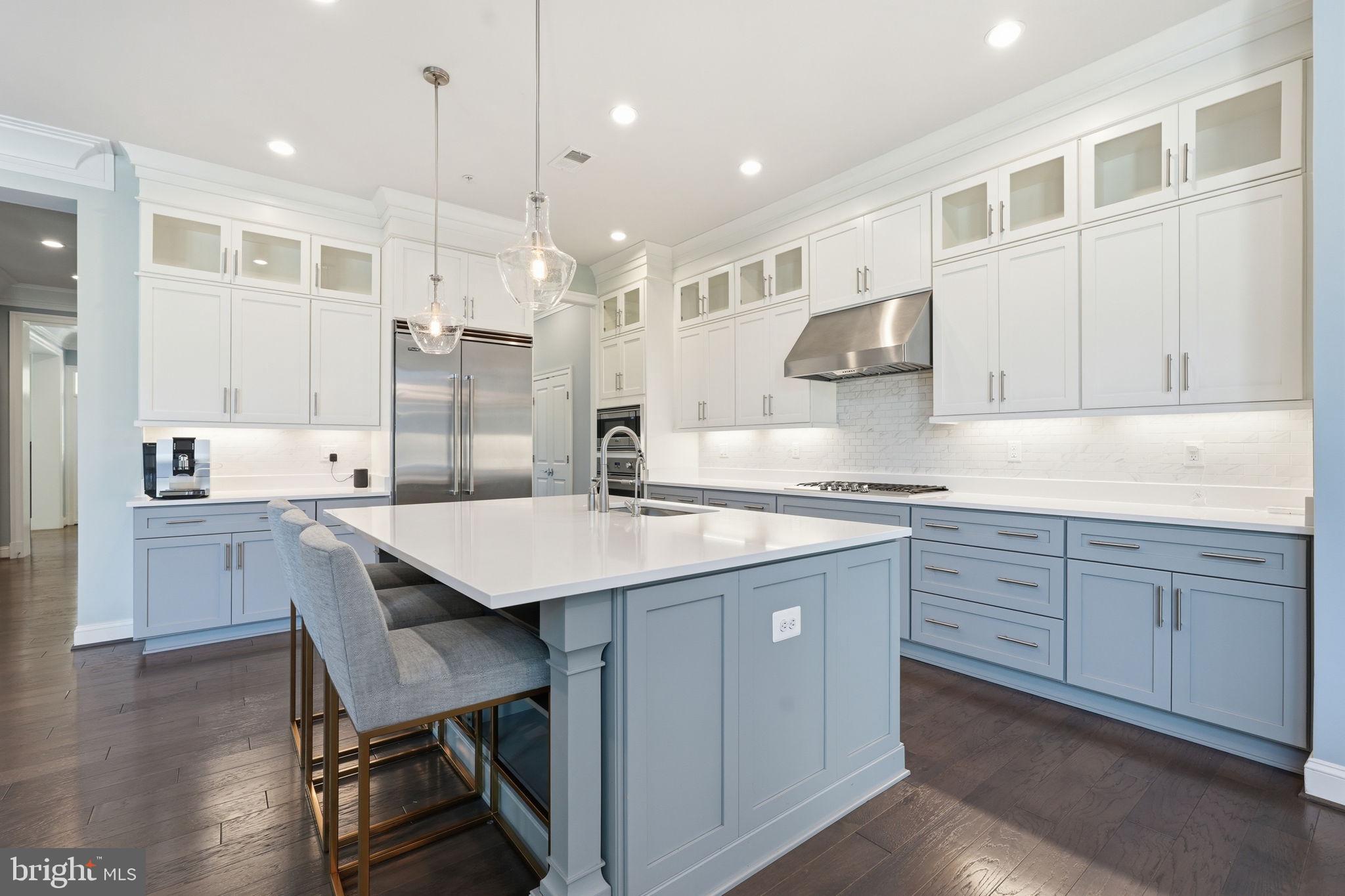 BETHESDA MEWS - Residential