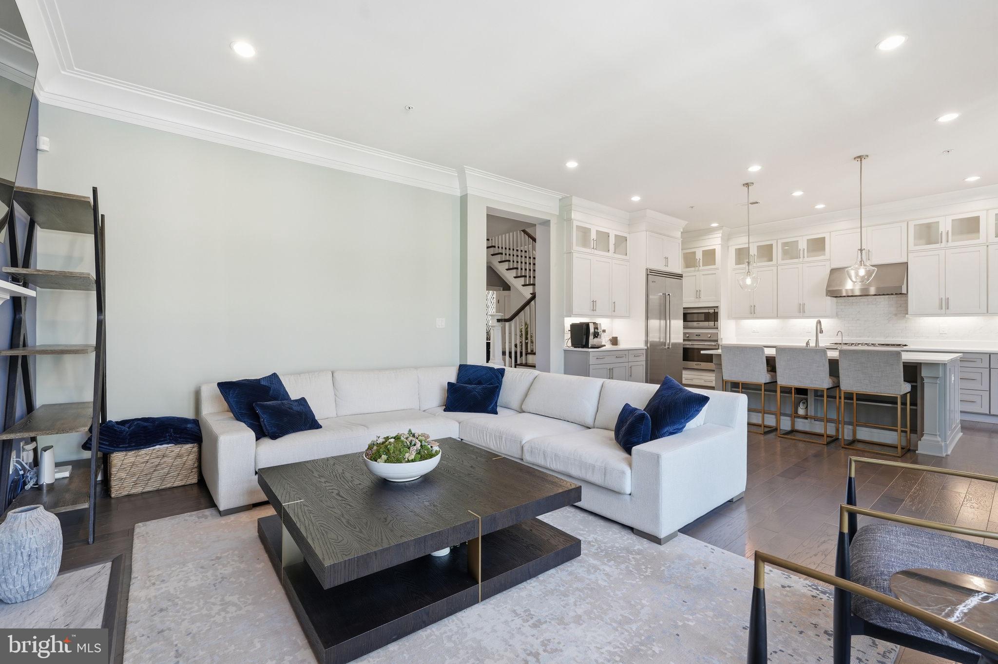 BETHESDA MEWS - Residential