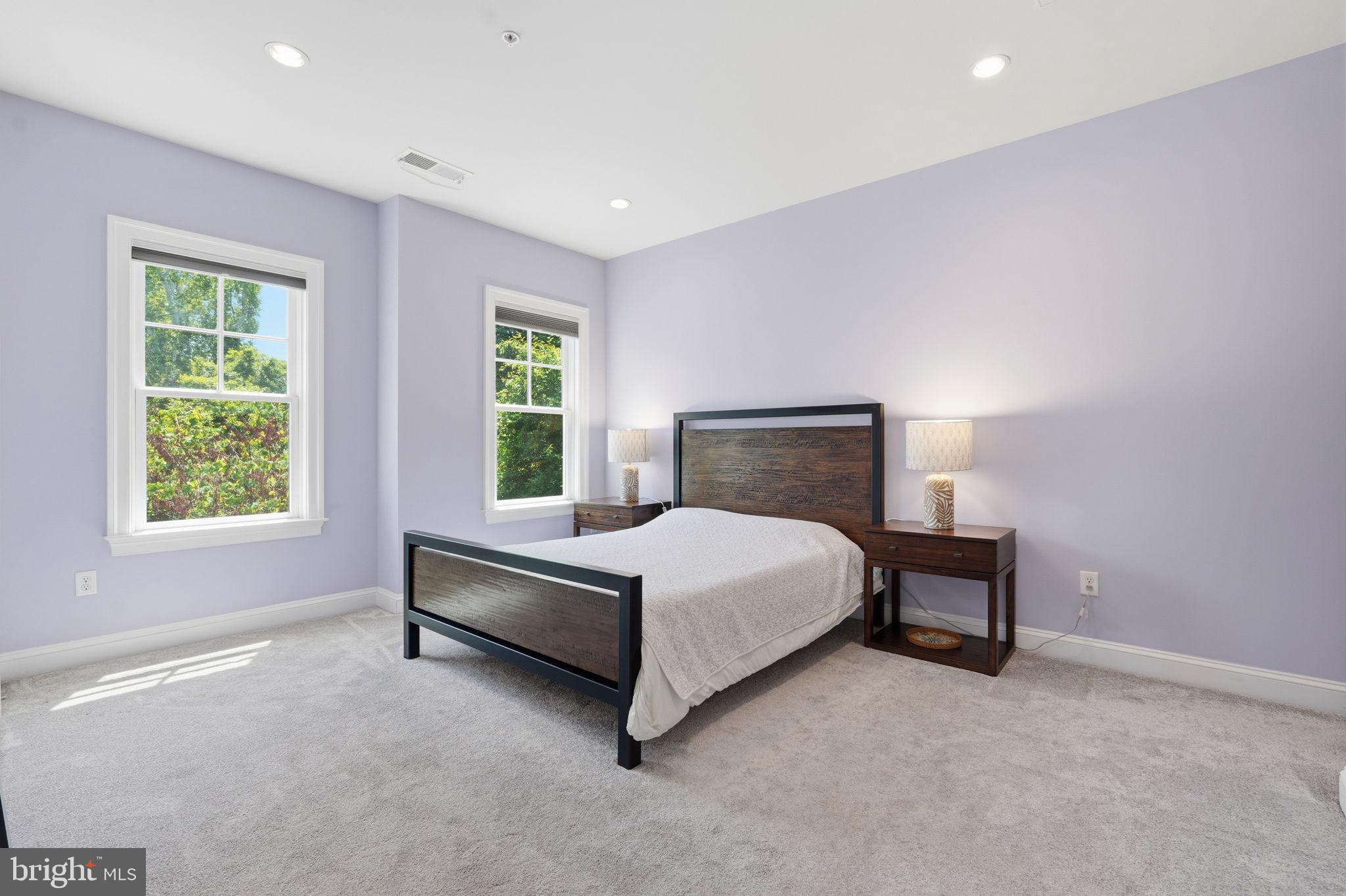 BETHESDA MEWS - Residential