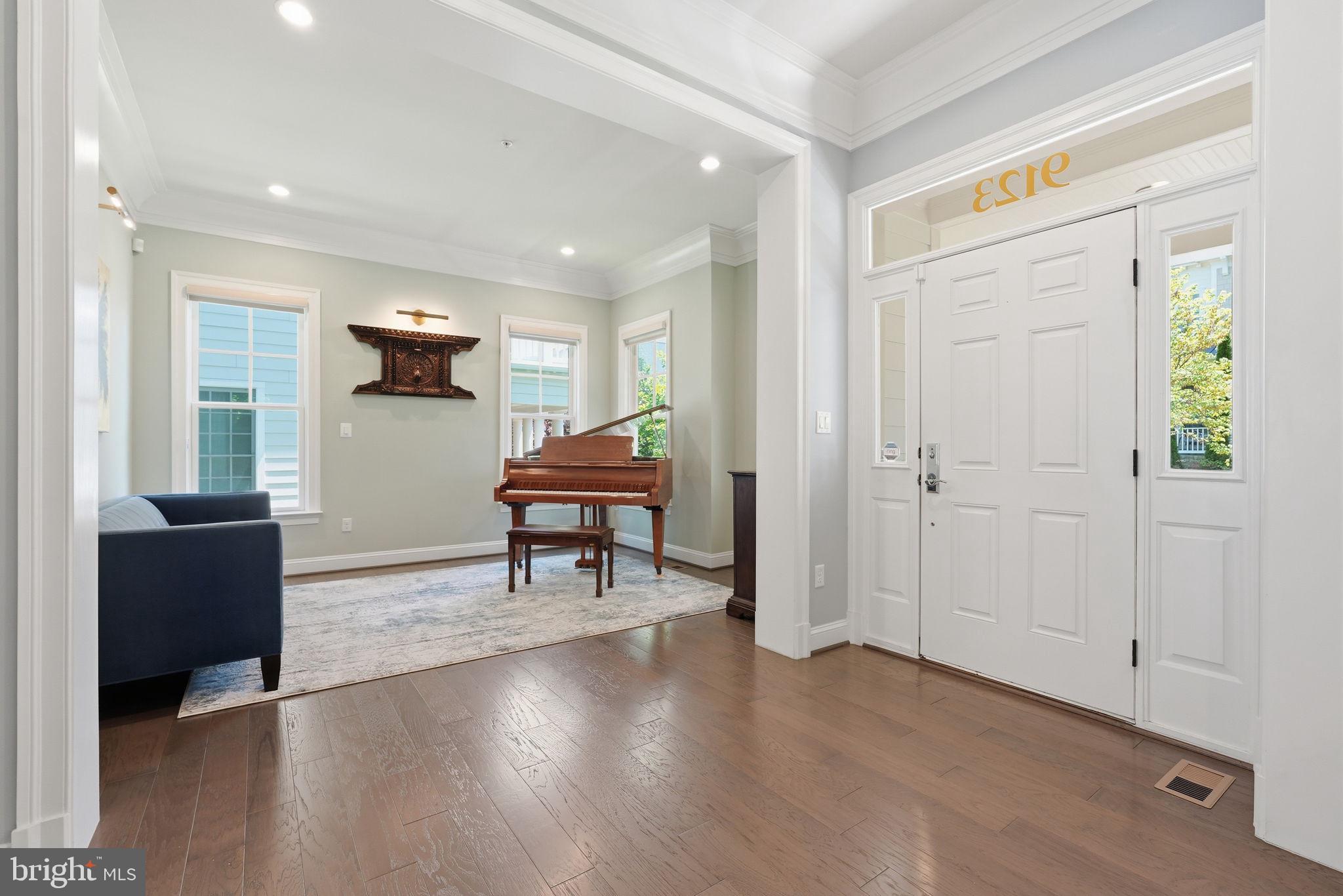 BETHESDA MEWS - Residential
