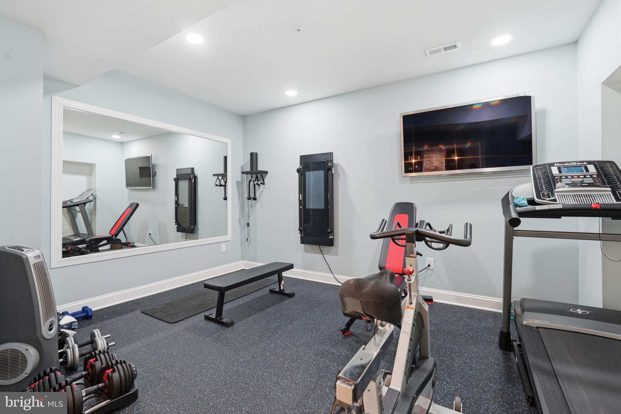 BETHESDA MEWS - Residential