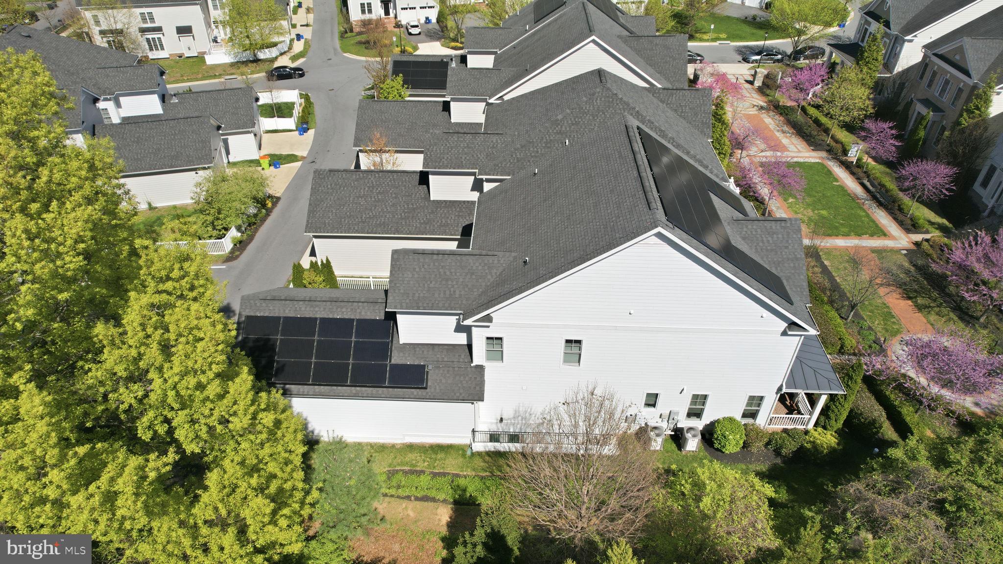 BETHESDA MEWS - Residential