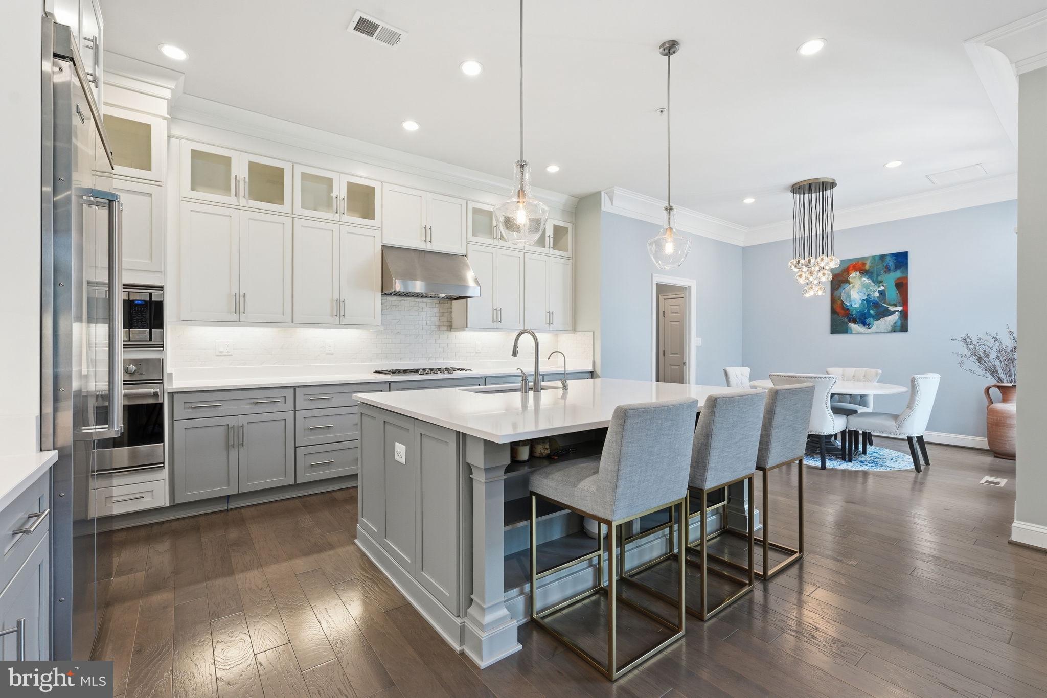 BETHESDA MEWS - Residential