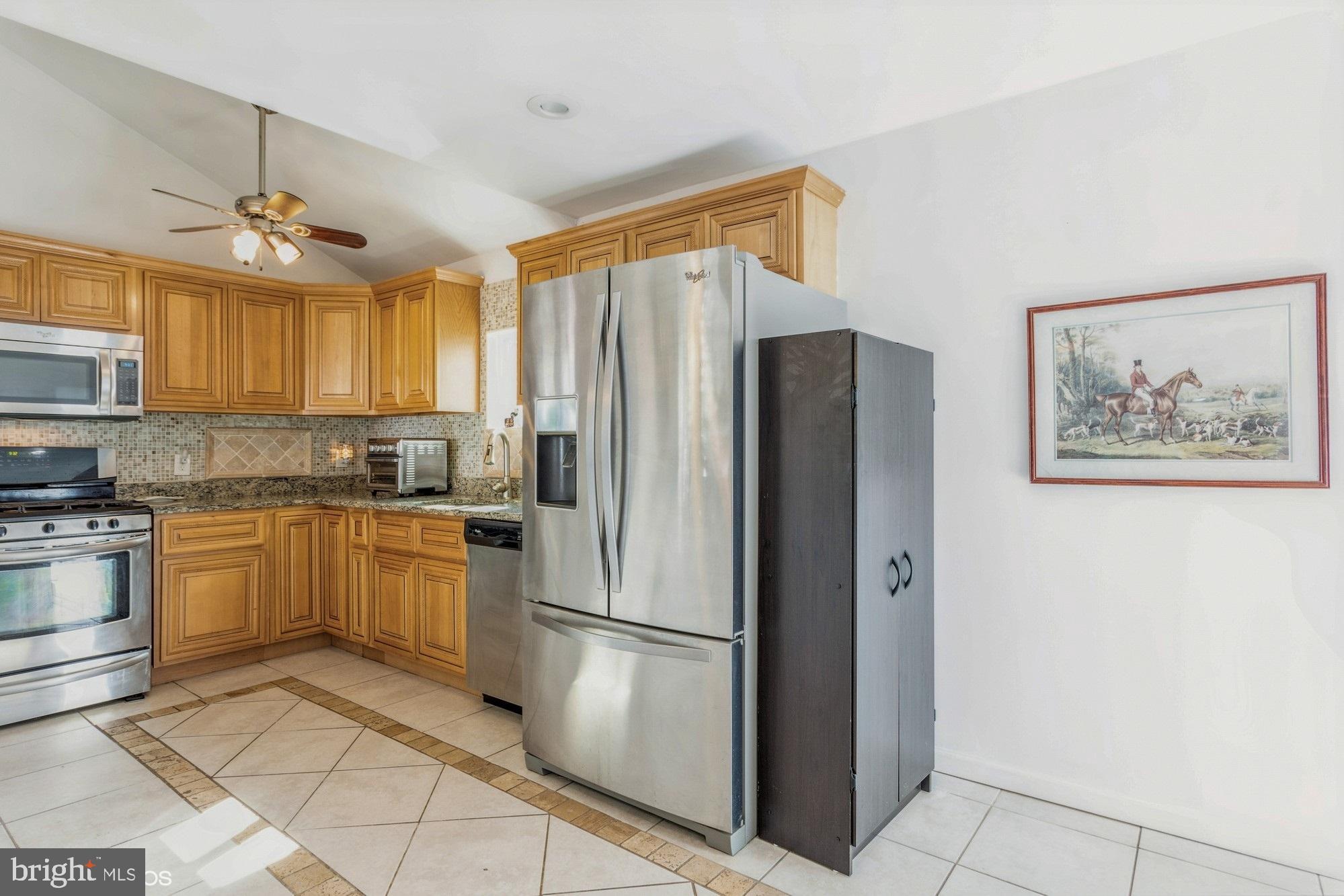 CALIFORNIA GROVE - Residential