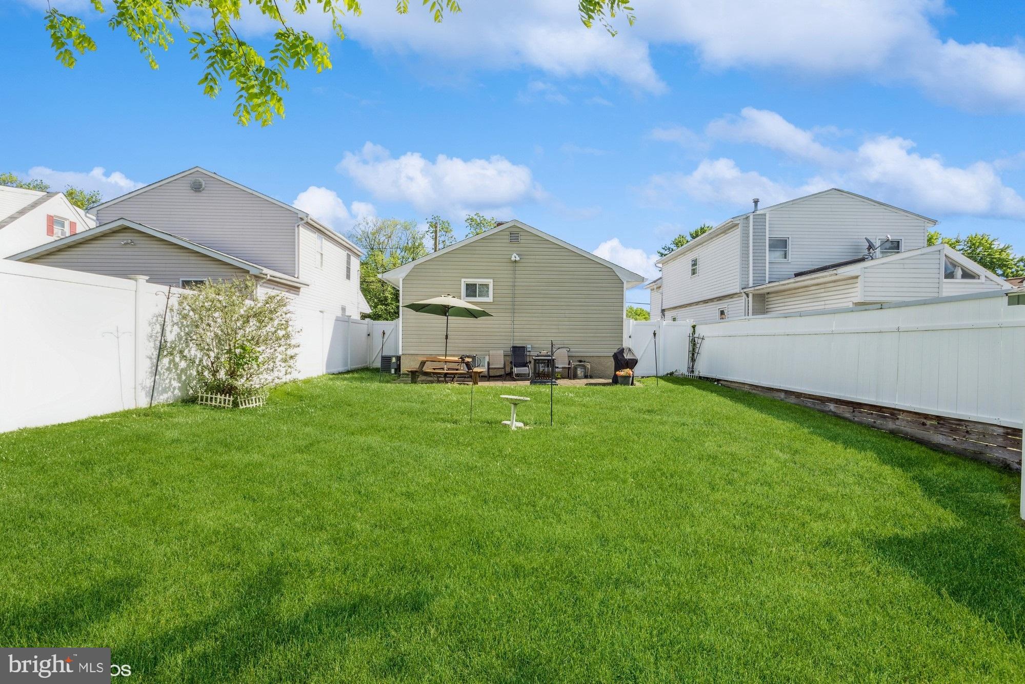CALIFORNIA GROVE - Residential