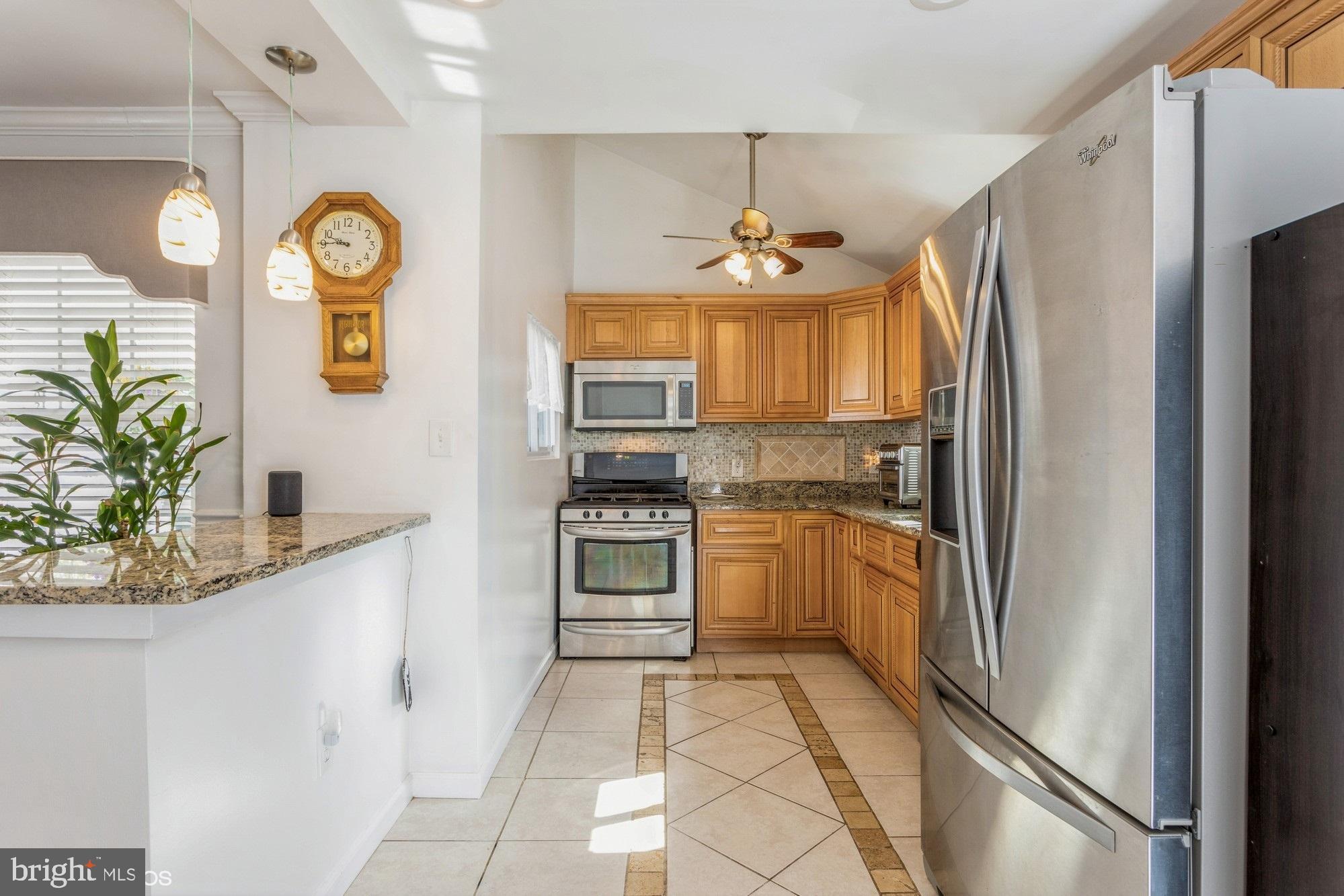 CALIFORNIA GROVE - Residential