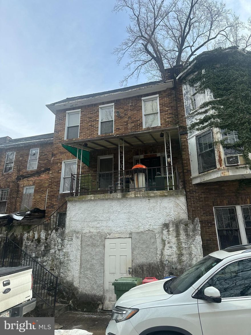 Easy to Show!  Previous Buyer had accident and could not perform - Title is completely done and ready to close ASAP.   Investor Special but Also turn key Livable. Sellers have been here for 37 years! Moving down south to NC. Live in it,  Fix and Flip or Hold it!  Massive main bedroom on this 3 Bed unit but could easily convert back to 4br.   BRRR doesn't just mean it's really cold....It's Modeled to Perfection served up on a silver platter with plenty of equity baked in even after renovations.  Pick this property up at $65k and be all in under 70% LTV – perfect for a DSCR refi within 6-8 months.