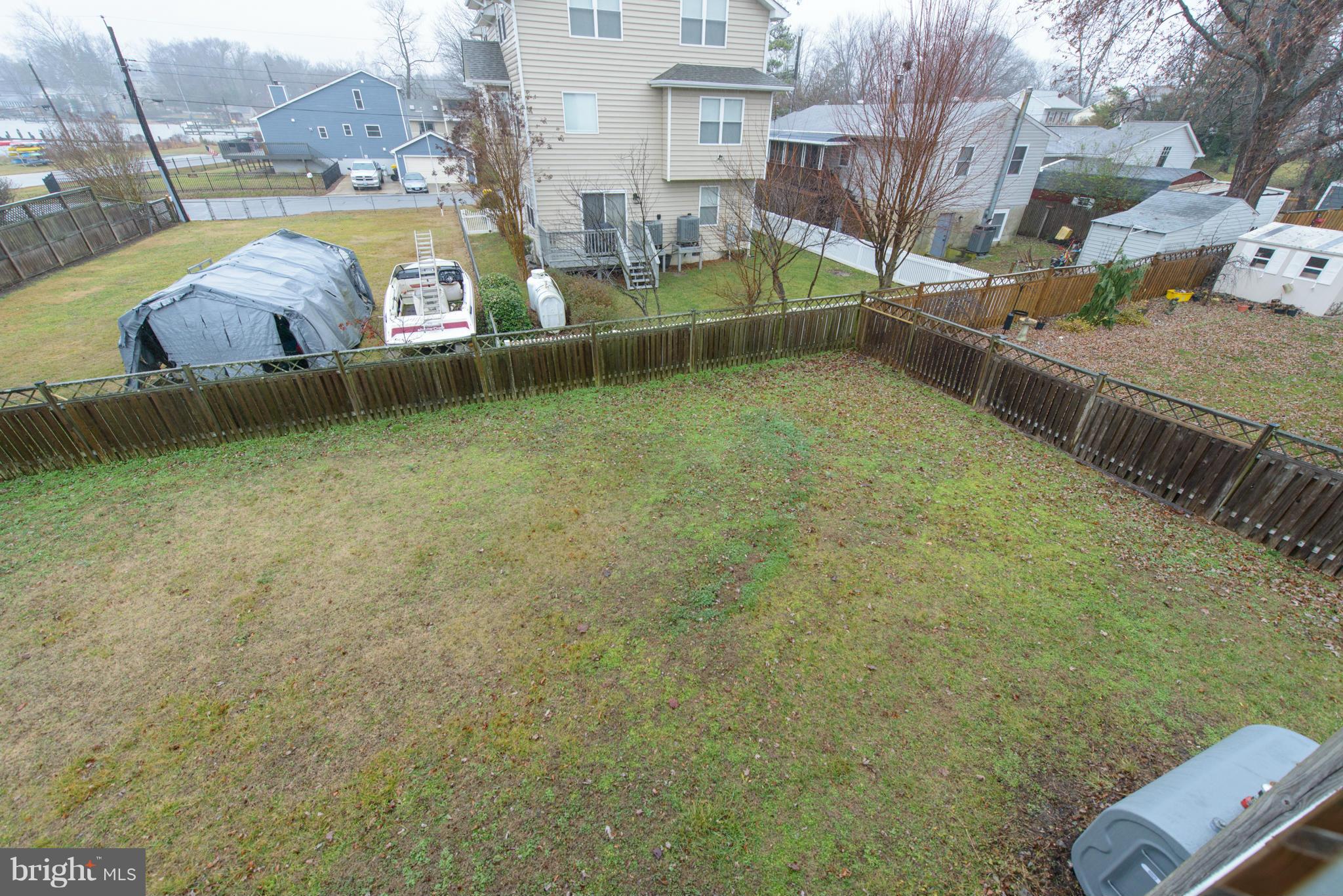 WOODLAND BEACH - Residential Lease