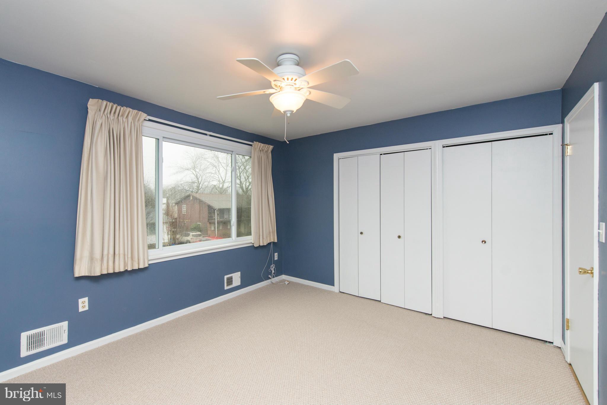 WOODLAND BEACH - Residential Lease