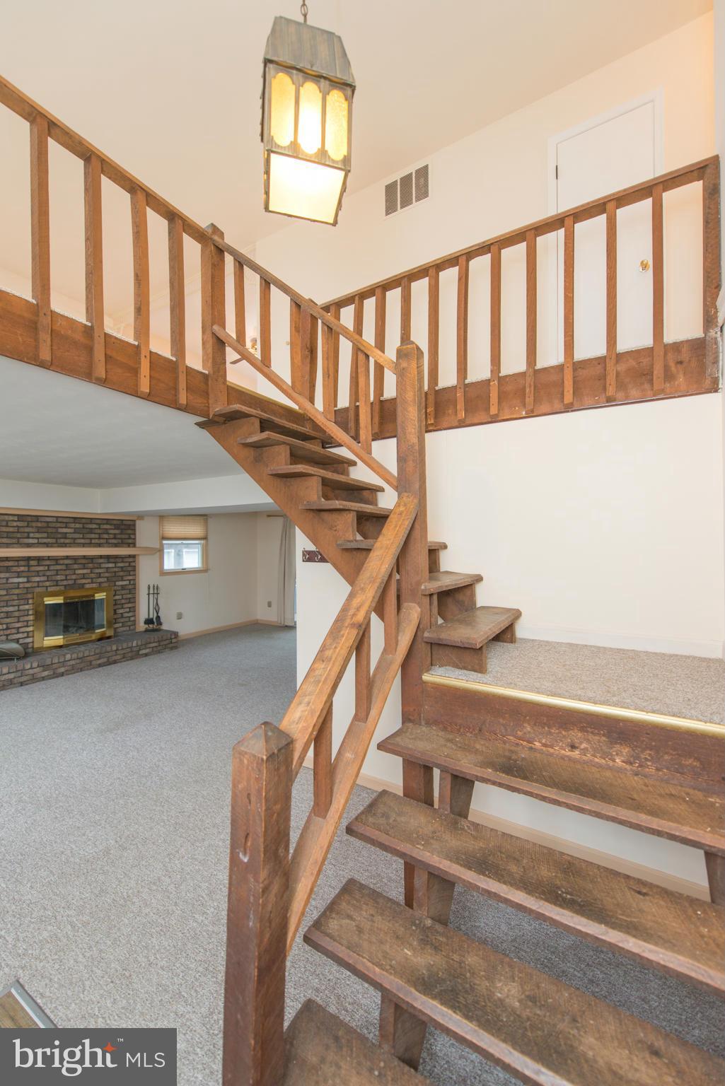 WOODLAND BEACH - Residential Lease