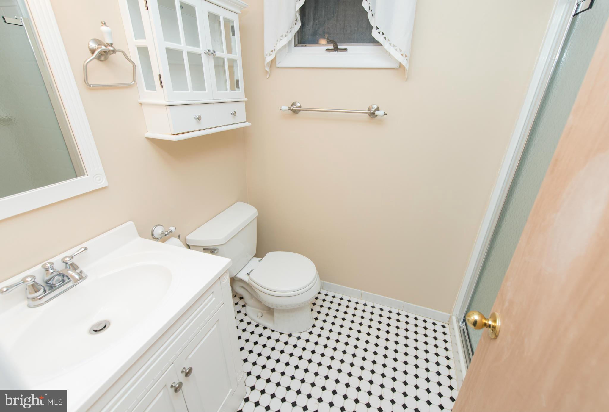 WOODLAND BEACH - Residential Lease