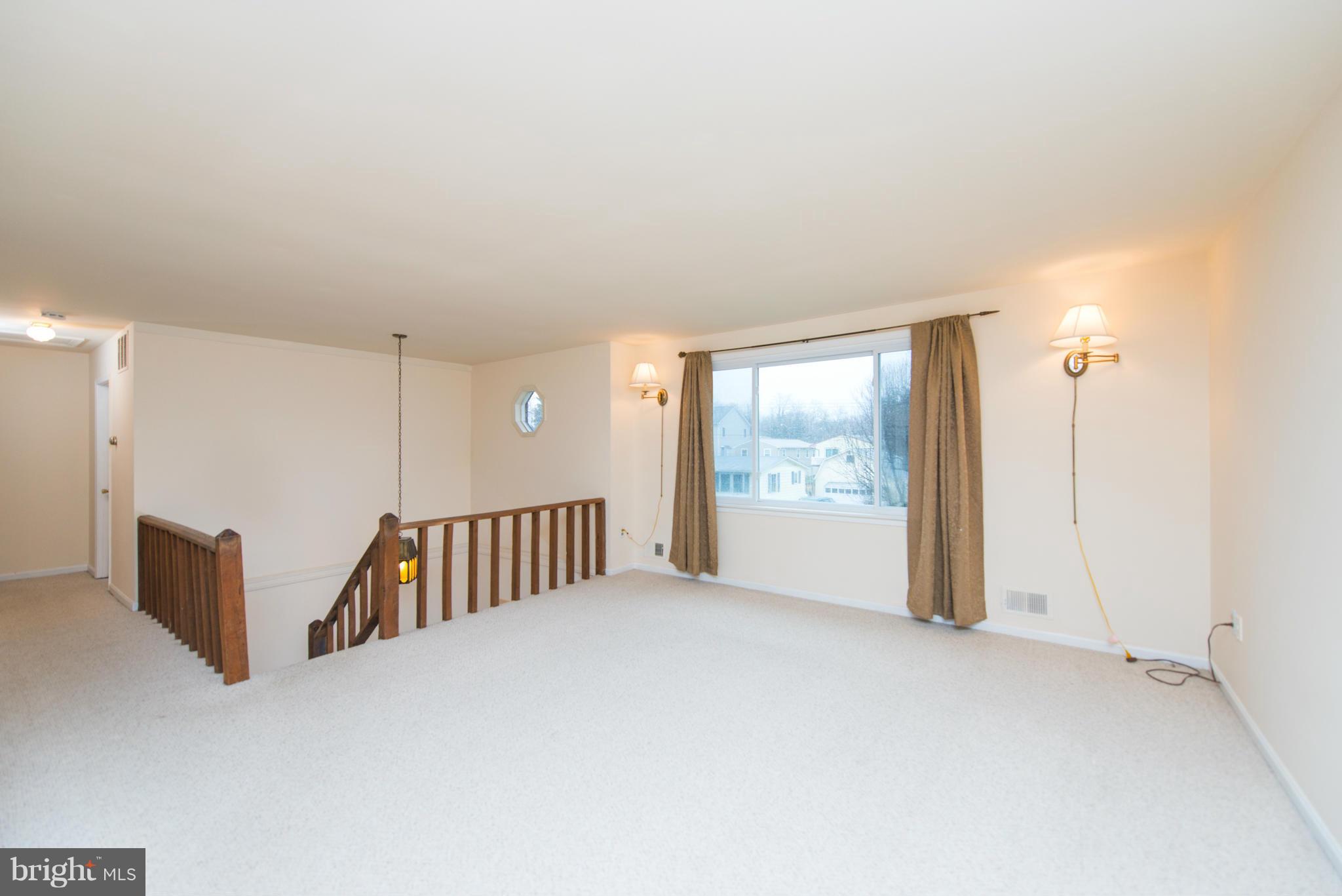 WOODLAND BEACH - Residential Lease