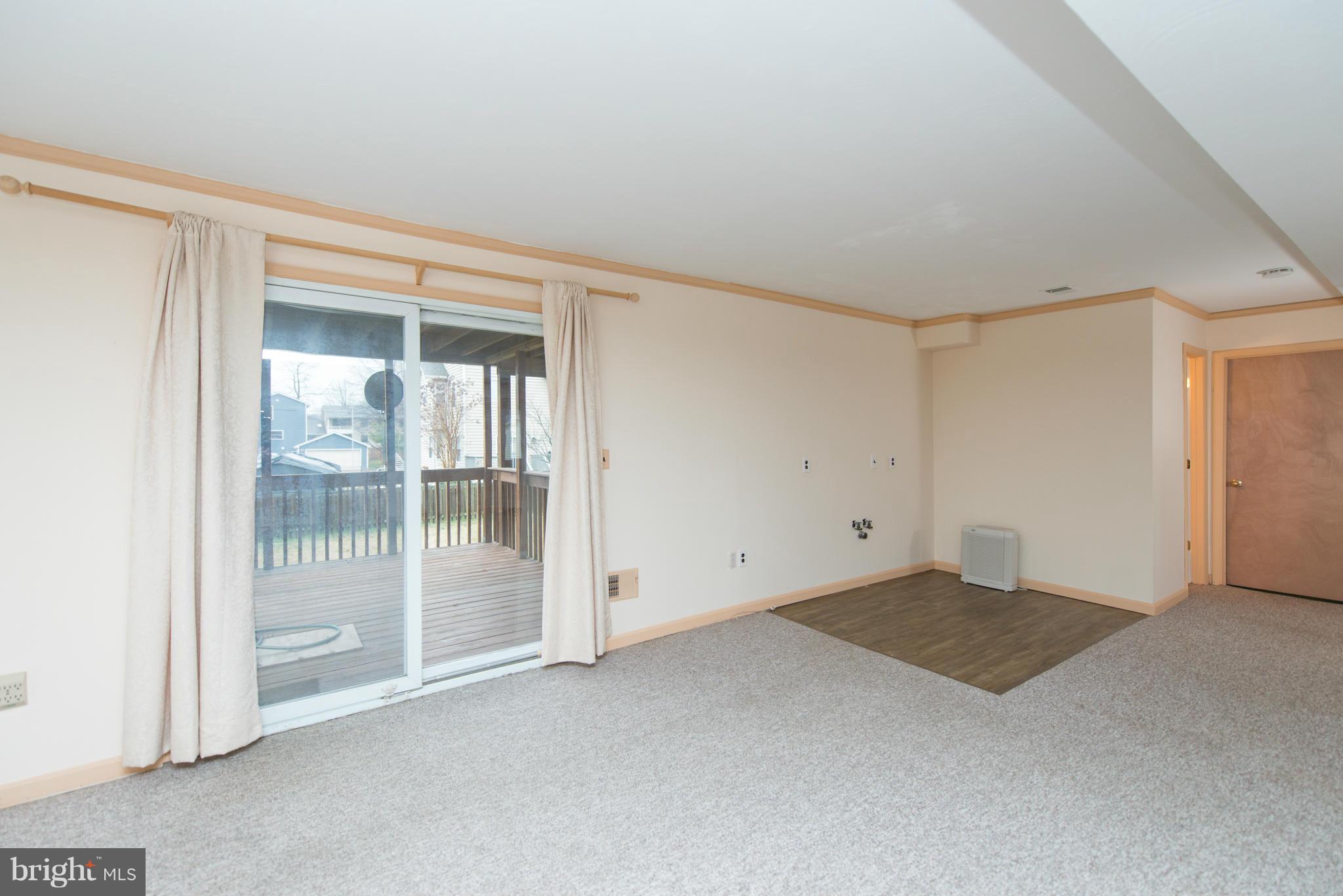 WOODLAND BEACH - Residential Lease